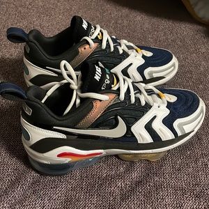 Air VaporMax EVO ‘Evolution of Icon size 8 Mens/9.5 Womens